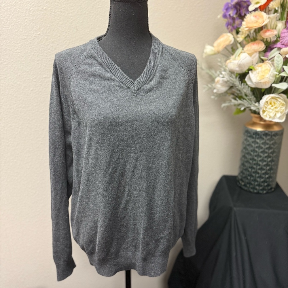 Dockers Men's Classic Fit Gray V-Neck Cotton Sweater Size L